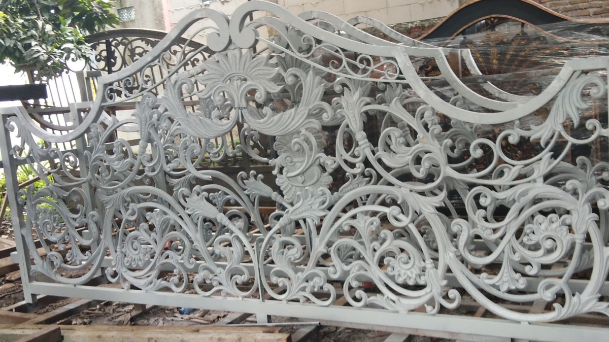 Kumpulan Desain Pagar Besi Tempa Klasik,jual ornamen cor aluminium